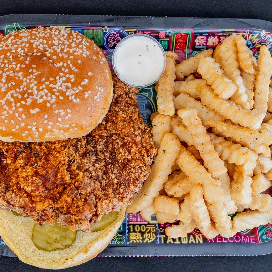 Basic Chick Sandwich 原味雞排三明治.